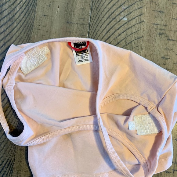 The North Face pink fitted cropped tank size XS - Picture 7 of 7